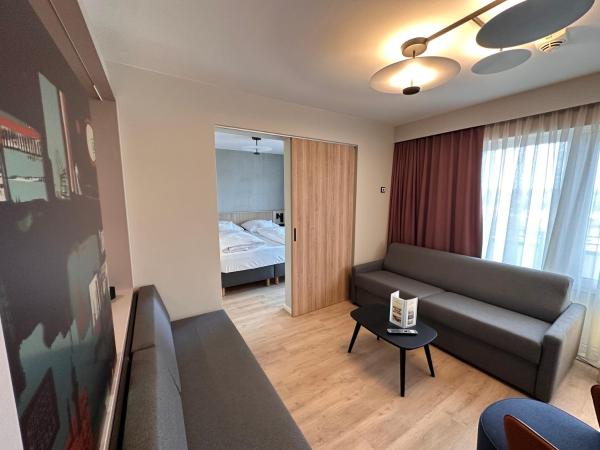Apartment-Hotel Hamburg Mitte : photo 8 de la chambre suite junior avec balcon