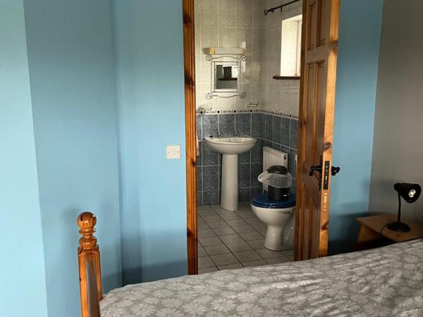 Douglasha House V93RX64 : photo 1 de la chambre chambre familiale (2 adultes et 2 enfants)