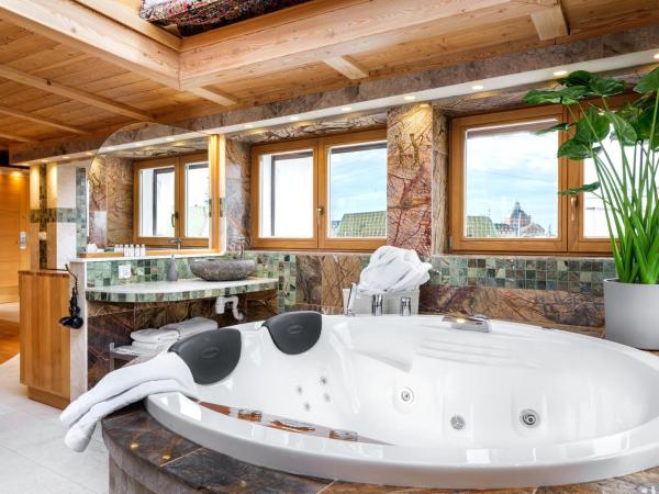 Aparthotel Stare Miasto : photo 2 de la chambre suite supérieure lit king-size