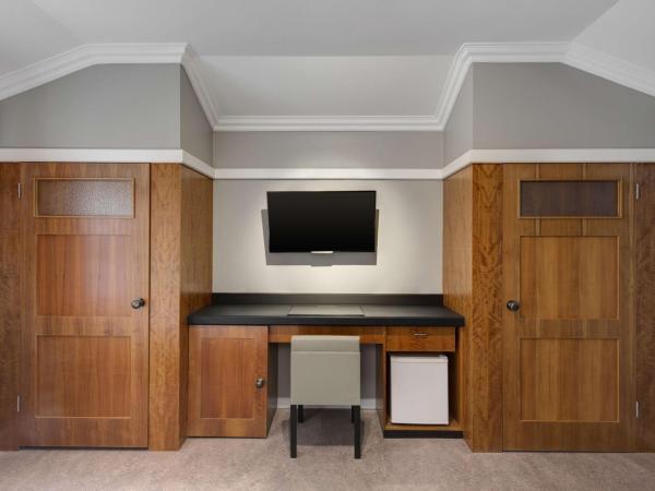 Hotel Kurrajong Canberra : photo 4 de la chambre chambre lit king-size héritage 