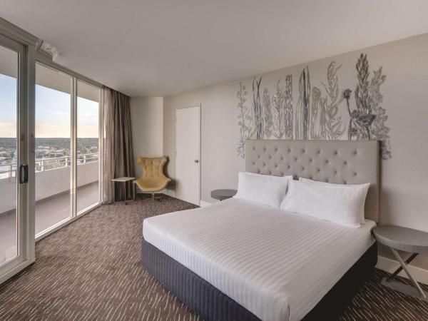 Rendezvous Hotel Perth Scarborough : photo 9 de la chambre suite exécutive lit king-size