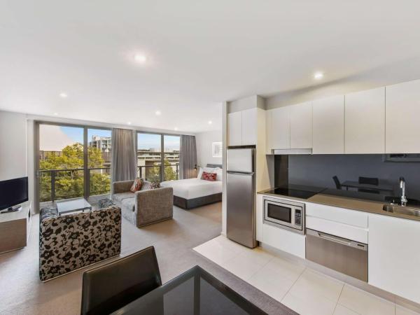 Adina Serviced Apartments Canberra Dickson : photo 4 de la chambre studio premier