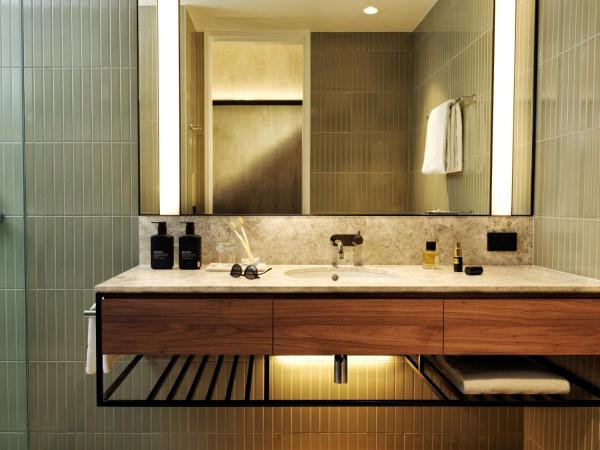 A by Adina Canberra : photo 4 de la chambre chambre studio de luxe