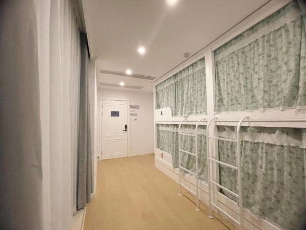 Hangzhou Lighting Lanshan Youth Hostel : photo 4 de la chambre lit dans dortoir pour hommes