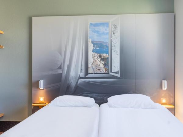 B&B HOTEL Marseille Euromed : photo 4 de la chambre chambre lits jumeaux
