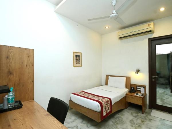 Hotel Yulia- Le Amour Inn : photo 4 de la chambre chambre simple standard