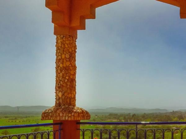 Dar Amoudou : photo 5 de la chambre chambre lits jumeaux avec balcon