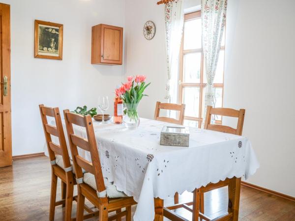 Krisztina Vendégház : photo 3 de la chambre chambre double ou lits jumeaux avec salle de bains privative