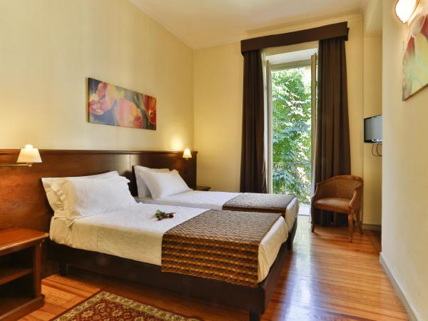 Hotel & Residence Torino Centro - Stazione Porta Susa : photo 1 de la chambre chambre double ou lits jumeaux