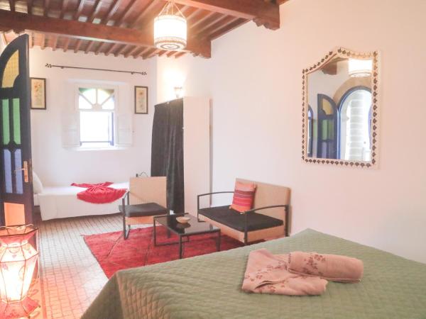 Riad Dar Afram : photo 2 de la chambre chambre triple confort avec douche