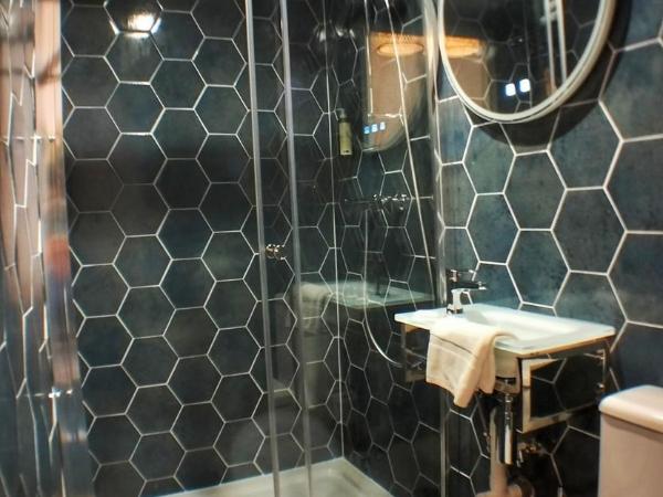 Charlie's Hôtel Cannes : photo 1 de la chambre chambre simple Économique