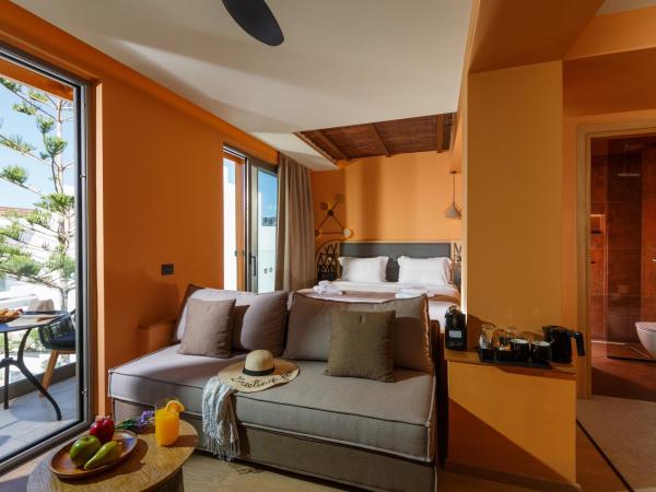 Palmera Beach Hotel & Spa - Adults Only : photo 2 de la chambre suite bien-Être avec jacuzzi