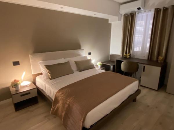 Hotel Plaza Ungheria : photo 7 de la chambre chambre double deluxe avec douche