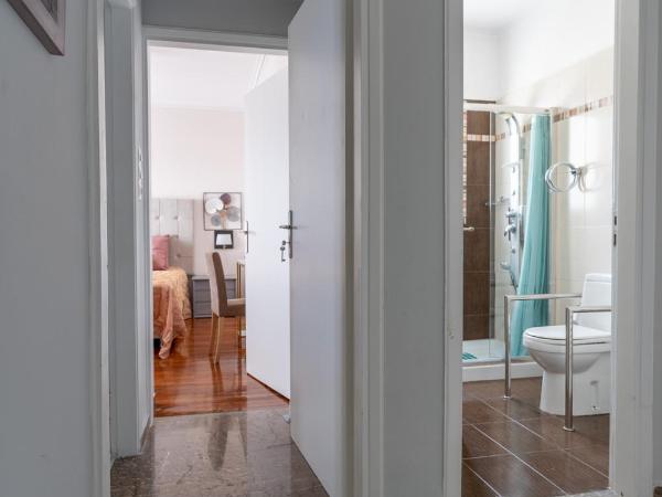 Ioanna's Hellenic Hospitality : photo 2 de la chambre chambre double avec salle de bains privative