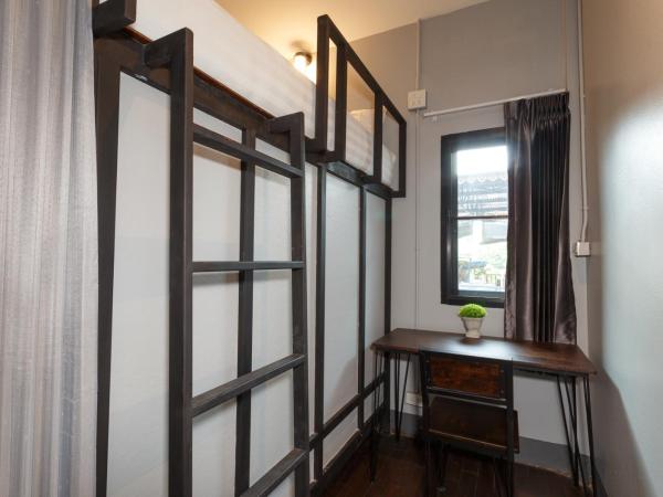 Hostel One Art and Gallery : photo 2 de la chambre dortoir mixte