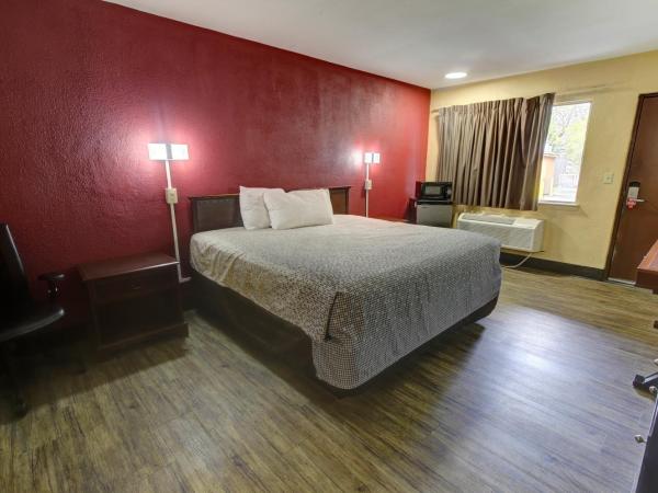 Econo Lodge Town Center : photo 7 de la chambre chambre lit king-size - non-fumeurs