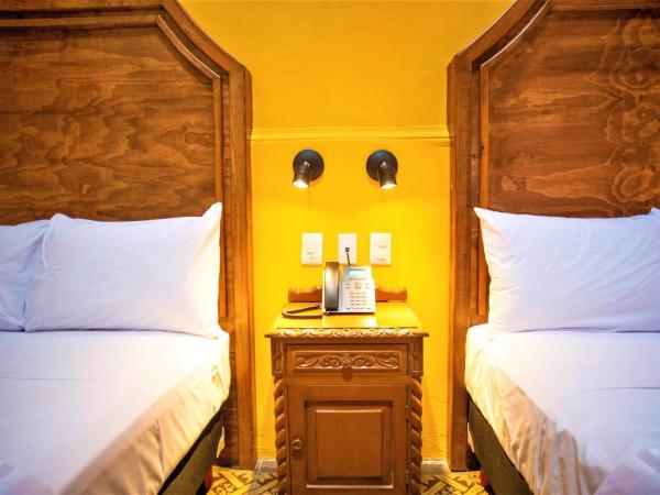 Hotel Real Toledo by Kavia : photo 4 de la chambre chambre double avec 2 lits doubles