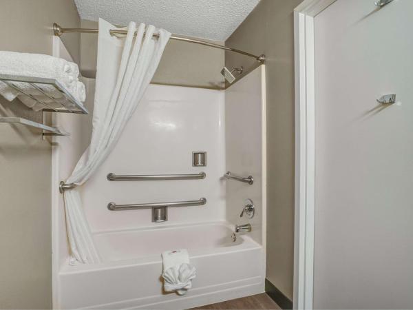 Studio 6-Phoenix, AZ - Deer Valley : photo 3 de la chambre chambre lit queen-size accessible aux personnes à mobilité réduite – non-fumeurs