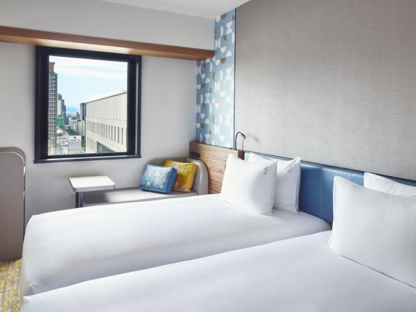 Holiday Inn Express Osaka City Centre- Midosuji, an IHG Hotel : photo 2 de la chambre twin room with city view - high floor
