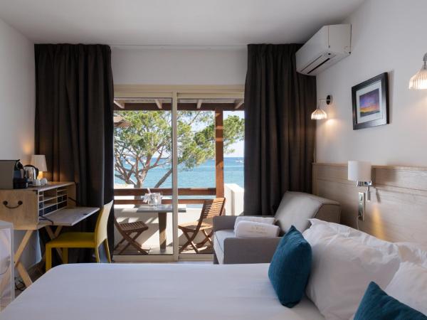 Hôtel La Roya : photo 2 de la chambre chambre avec balcon et vue sur mer