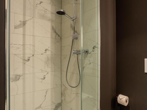 limehome Düsseldorf Stresemannstraße - Digital Access : photo 2 de la chambre suite confort avec canapé-lit