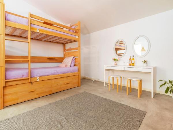 Female Hostel : photo 7 de la chambre lit dans dortoir pour femmes de 6 lits