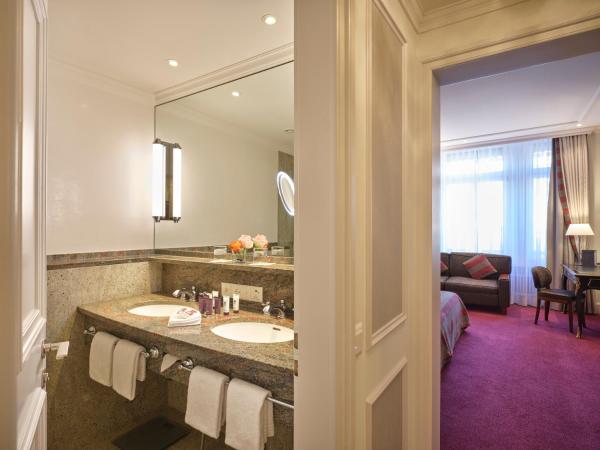 Hotel Schweizerhof Zürich : photo 2 de la chambre chambre double ou lits jumeaux supérieure