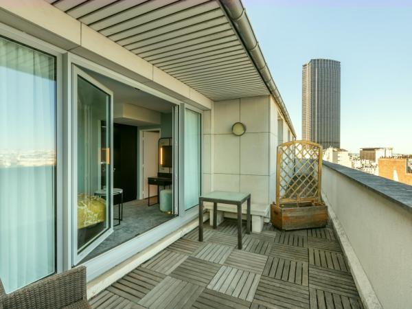voco Paris Montparnasse, an IHG Hotel : photo 2 de la chambre chambre king premium avec terrasse