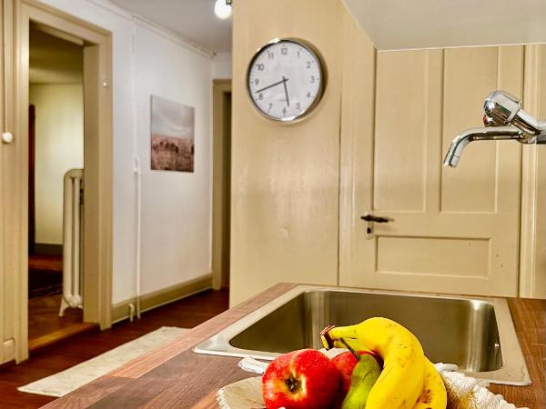 Villa Bergruh : photo 7 de la chambre chambre simple avec toilettes et douche communes