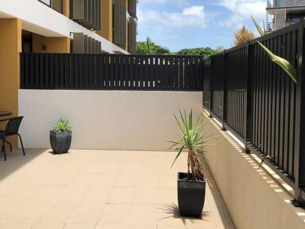 Darwin Waterfront Short Stay Apartments : photo 8 de la chambre appartement - vue sur jardin