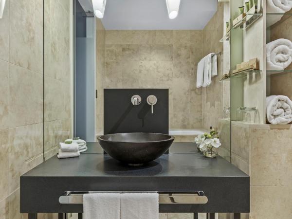 Peppers Waymouth Hotel : photo 4 de la chambre hébergement lit king-size deluxe premium peppers