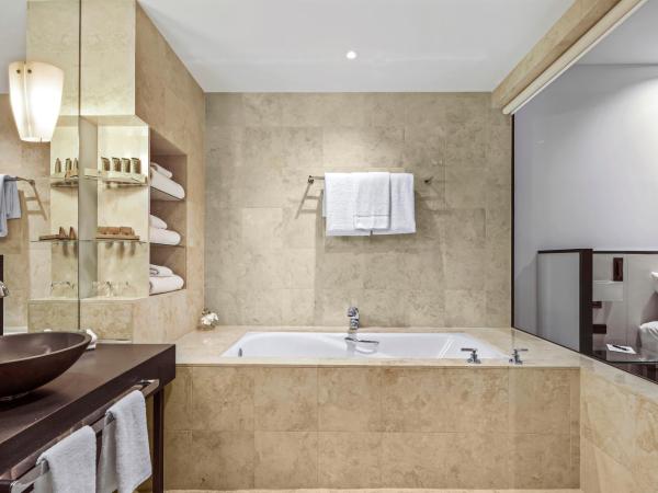 Peppers Waymouth Hotel : photo 4 de la chambre suite lit king-size premium deluxe peppers