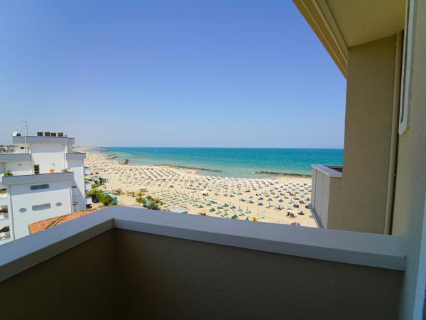 Hotel Imperial Beach - Dada Hotels : photo 3 de la chambre chambre double ou lits jumeaux exécutive - vue sur mer