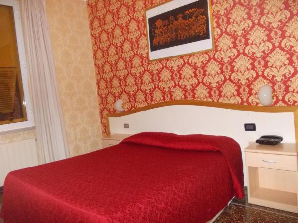 Albergo Boccadasse : photo 2 de la chambre chambre double ou lits jumeaux