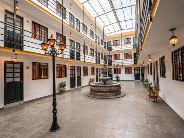 Cinco de Mayo Hotel : photo 2 de la chambre chambre lits jumeaux