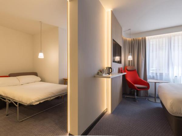 Holiday Inn Express Brussels-Grand-Place, an IHG Hotel : photo 7 de la chambre suite lit queen-size avec canapé-lit