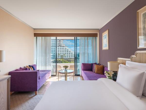 Rixos Downtown Antalya - The Land Of Legends Access : photo 2 de la chambre chambre double confort avec 2 canapés-lits - vue sur mer