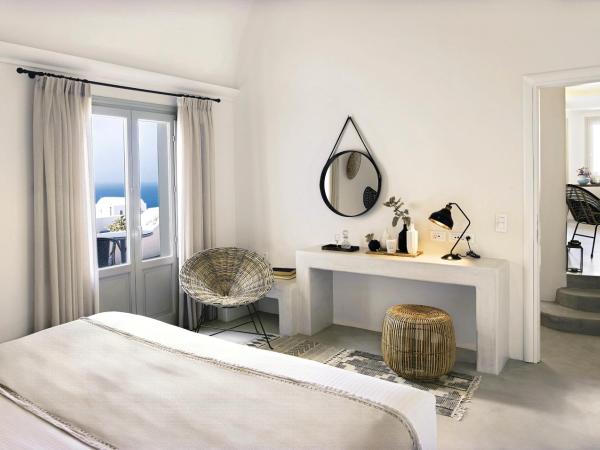 Santo Pure Oia Suites & Villas : photo 2 de la chambre suite avec jacuzzi - vue sur mer