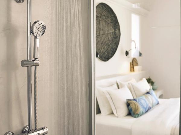 Santo Pure Oia Suites & Villas : photo 10 de la chambre suite avec jacuzzi - vue sur mer