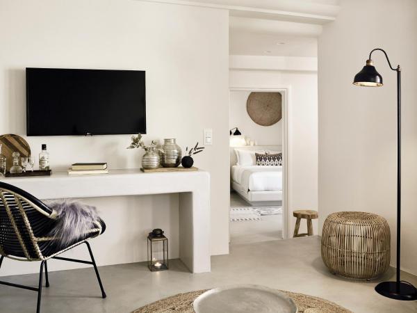 Santo Pure Oia Suites & Villas : photo 3 de la chambre suite avec jacuzzi - vue sur mer