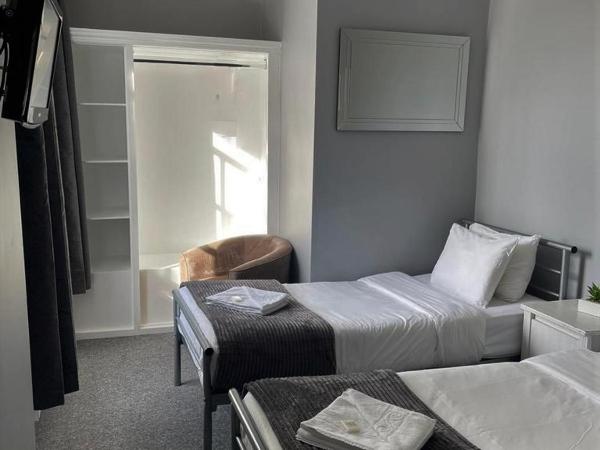 Ravna Gora : photo 3 de la chambre chambre lits jumeaux avec salle de bains commune