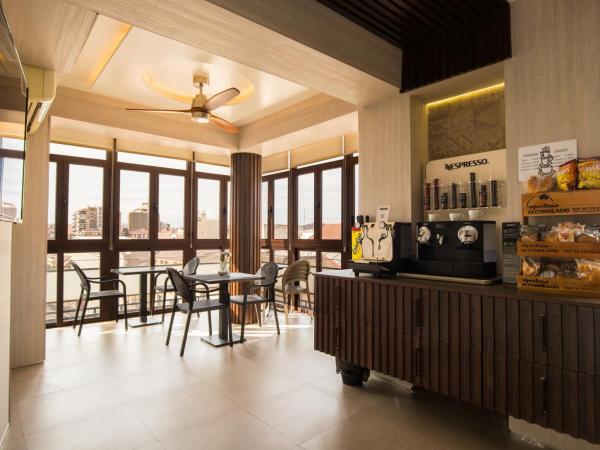 Hotel Alameda Málaga : photo 1 de la chambre chambre double avec lit d'appoint