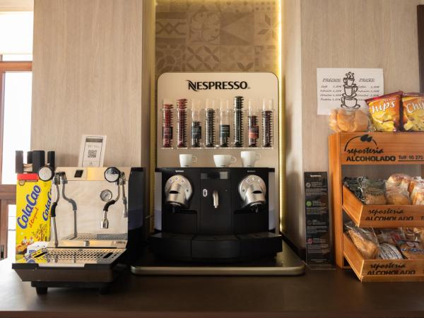 Hotel Alameda Málaga : photo 2 de la chambre chambre double avec lit d'appoint