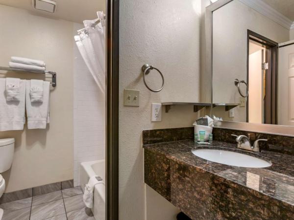 Best Western Airport Albuquerque InnSuites Hotel & Suites : photo 1 de la chambre chambre avec 2 lits queen-size - non-fumeurs
