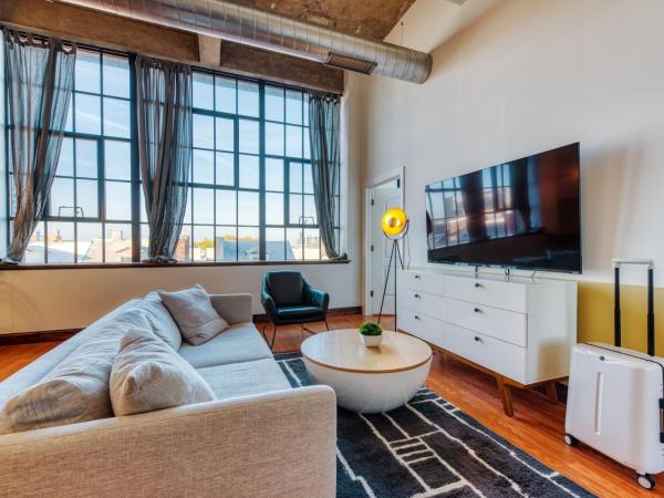 Sosuite at Independence Lofts - Callowhill : photo 2 de la chambre appartement