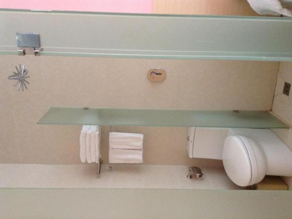 Colour Inn - She Kou Branch : photo 9 de la chambre chambre lits jumeaux deluxe