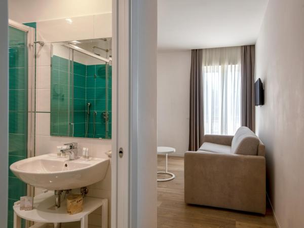 Hotel Isabella Sorrento : photo 7 de la chambre chambre double ou lits jumeaux confort avec canapé