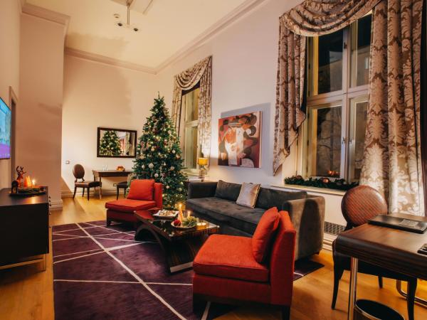 The Grand Mark Prague - The Leading Hotels of the World : photo 1 de la chambre suite noël