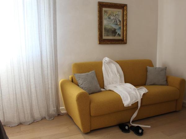 My Comfort : photo 5 de la chambre chambre lit queen-size avec baignoire spa