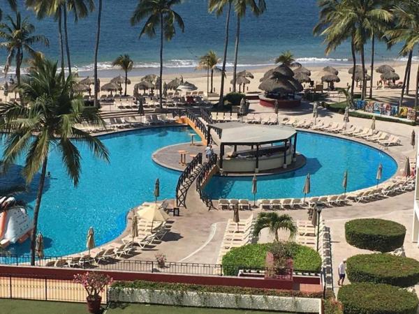 BEACHFRONT 14 Floor : photo 2 de la chambre appartement - vue sur mer